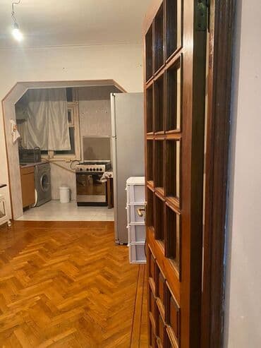 8 mikrorayon: Binəqədi rayonu,9 MKR,Zərifə göz xəstəxanası ilə üzbəüz,9 — 4