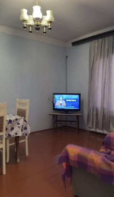 Mənzillər: 4 otaqlı mənzil – geniş və işıqlı - Mətbəx: qaz plitəsi olan mərmər — 4