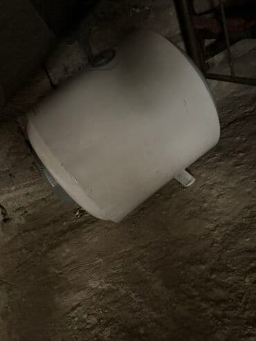 şaxta baba şəkli çəkmək: Aqua Hot su qızdırıcısı (elektrikli, silindrik divardan asılan model) — 2