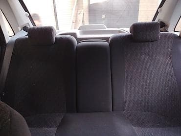 vaz 2106 mator: Lada Priora sedan – tünd mavi rəngdə, Azərbaycan nömrə nişanı — 9