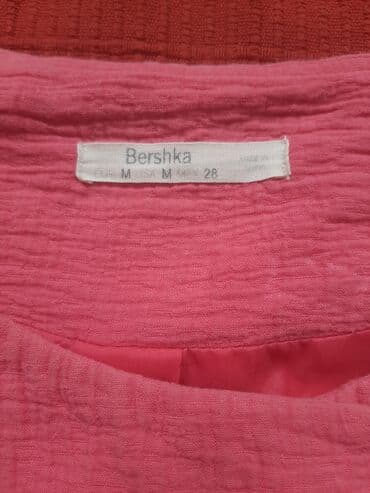 шуба из овчины азербайджанская: Bershka qadın jaketi - Ölçü: M - Rəng: parlaq çəhrayı - Beden: M — 2