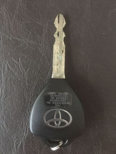 все для автомобиля: Tayota Maşın açarı .Tezedir ve originaldır — 1