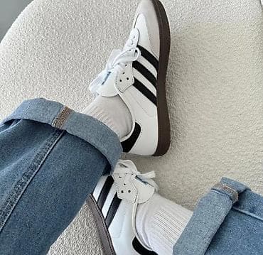 ag jaket: Məhsul: Adidas Samba . 37/41 arası ölçülər 👣 Xüsusiyyətlər: - Rəng — 1