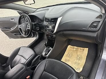 Hyundai Accent: 1.4 l | 2016 il Sedan — 7