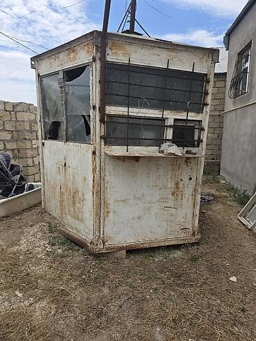 Dəmir köşk – 6 tərəfli, piramida formalı konstruksiya. Ölçülər: hər