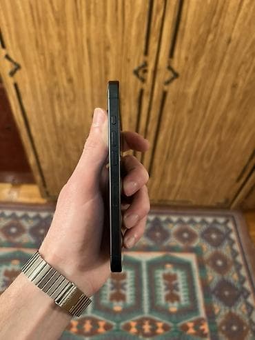 iphone 10 pro max: IPhone 15 Pro, 128 GB, Qara, Zəmanət, Simsiz şarj, Face ID — 4