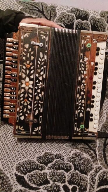qarmon qutusu: Гармонь — 1