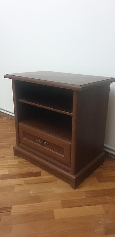 İşlənmiş, Düz TV altlığı, Polkalı, Taxtalı lalafo.az -da İşlənmiş, Düz TV altlığı, Polkalı, Taxtalı