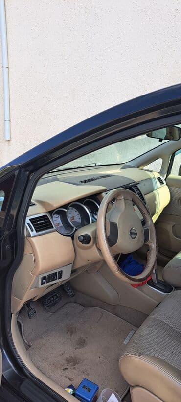 faizsiz kreditlə maşın: Nissan Tiida avtomobili hər gün rahat istifadə üçün nəzərdə tutulmuş — 11