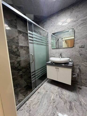 sibrizdə evlərin qiyməti: Bakı, 3 otaqlı, Köhnə tikili, m. İçərişəhər, 120 kv. m — 18