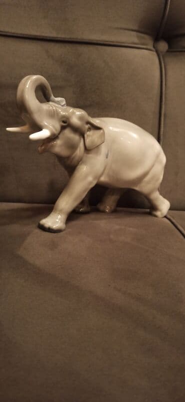 metbex eşyaları: Antik dekor kolleksiyası – 4 ədəd 1) Emallı metal fincan altlıq/şüşə — 10