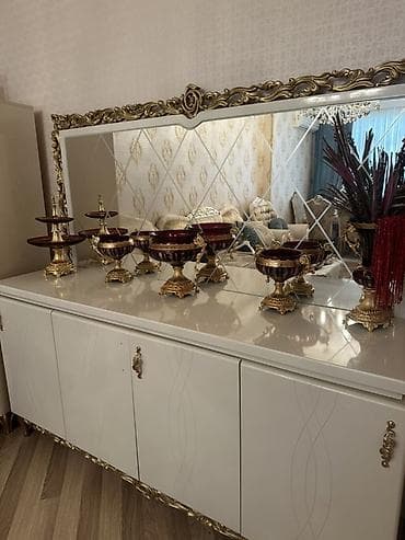 tv atdigi: Klassik üslubda qonaq otağı mebel dəsti Tərkibi: - 3+1+1 oturma — 4