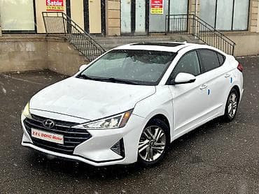 Hyundai Elantra: 2 l | 2019 il Sedan