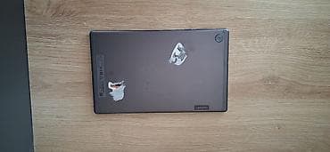 Lenovo planşet - Marka/model: Lenovo (arxa qapaqda Lenovo loqosu) -