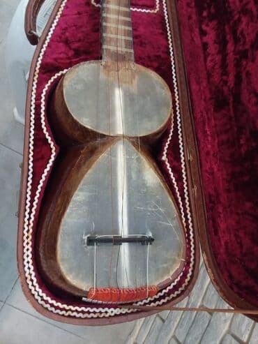 tar instrument: Qedimi tar — 2