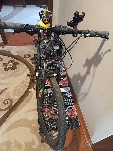 velosiped 29 satilir: Dağ velosipedi – 29” təkərli, ön amortizatorlu Xüsusiyyətlər: - 29 — 2