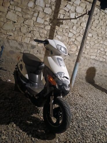 сколько стоит мопед: Şəhər içi sürüş üçün praktik skuter - Korpus: ağ-qara plastik — 3