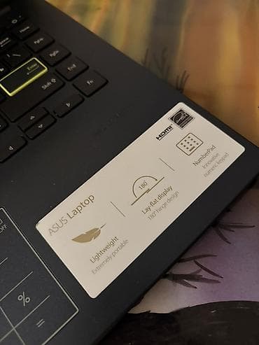 komputer notebook: ASUS Laptop – yüngül və daşına bilən noutbuk Xüsusiyyətlər: - 180° — 3