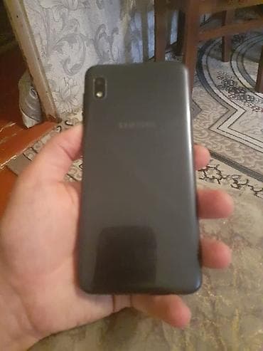 tv box android: Samsung Galaxy A10, 32 GB, rəng - Qara, İki sim kartlı — 2