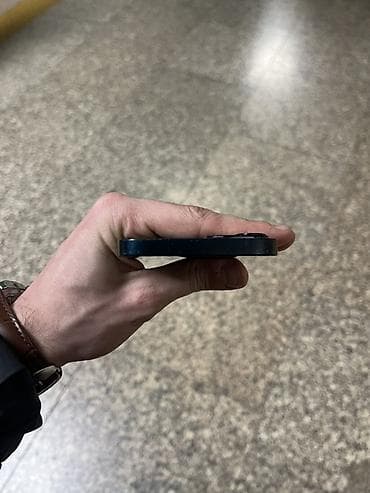 masajor satilir: IPhone 13, 128 GB, Qara, Qırıq — 2