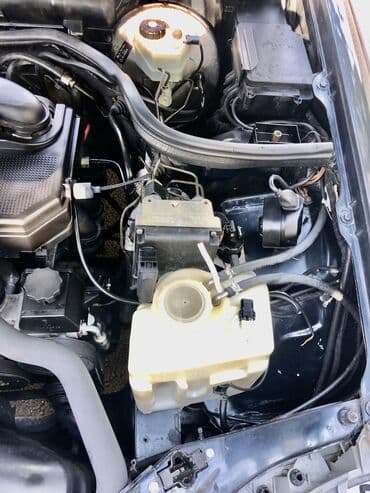 avtomobillər: Mercedes-Benz 230: 2.3 l | 1996 il Sedan — 6