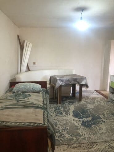 20 nomreli mektebin yaninda kiraye evler: 2 otaqlı, 70 kv. m, Orta təmir — 4