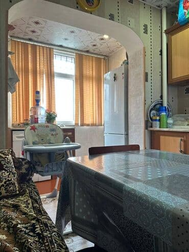 9 ci mikrorayon satilan evler: Bakı, 3 otaqlı, Köhnə tikili, 80 kv. m — 9