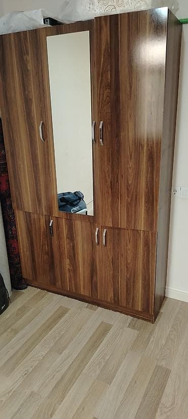 3 qapılı, Güzgülü, Qəhvəyi, Digər material, Açılan, Düz dolab