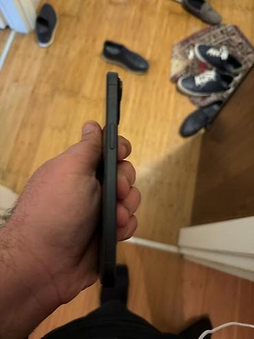 proektor satilir: IPhone 15, 128 GB, Qara, Face ID — 3