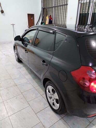 опель зафира а: Kia Ceed: 1.4 л | Хэтчбэк — 8