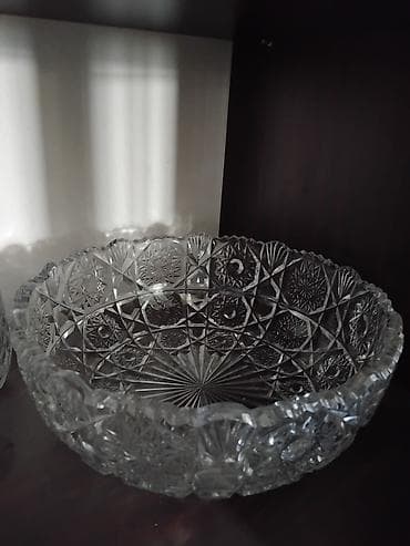 Kəsilmiş naxışlı şüşə meyvə/gülab qabı - Material: qalın, ağır kəsim lalafo.az -da Kəsilmiş naxışlı şüşə meyvə/gülab qabı - Material: qalın, ağır kəsim