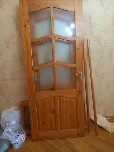 Şüşəli taxta otaq qapısı - Material: təbii ağac (şam ağacı rəngində)