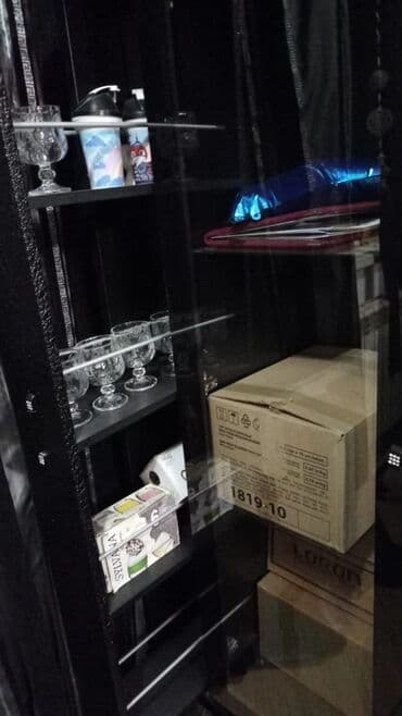 Alfa Romeo: 2 qapılı Düz dolab, Servant, Malayziya — 3