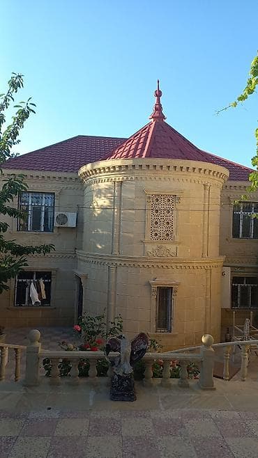 Qaraçuxur qəs. 8 otaq, 220 kv. m, Kredit var, Orta təmir