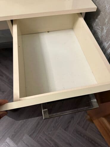 sadə tortlar: Tələbə/ofis üçün funksional iş masası - Rəng: krem və tünd qəhvəyi — 4