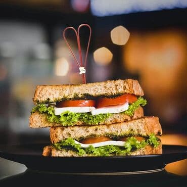 hovuz temizleme: İzahat Təsvir: Kokteyl seçimi qəlyanaltılar, sendviçlər, martinilər — 4