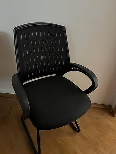 pc masaları: Təkərsiz, Qolları tənzimlənmir, Parça — 1