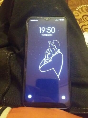 ipad mini 5 satilir: Xiaomi Redmi 8 (qara rəng) - 6.22" HD+ ekran, damla formalı ön kamera — 6