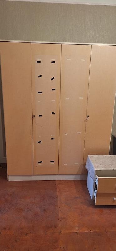 skaf satisi: 4 qapılı geyim şkafı və 2 çekmecəli kiçik tumbadan ibarət dəst — 2