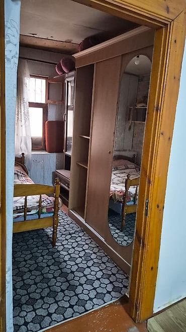 berde ev: Merkezi Parkin Yaninda 2 otag temirli esyali heyet evi kiraye verilir — 7
