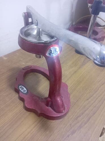 nar soku cəkən: Sitrus presi – əl ilə işləyən mexaniki model - Material: Döküm gövdə — 2