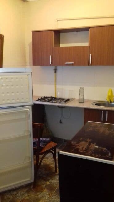 kirayə evlər 1 otaqlı: Binəqədi rayonu 9-cu mikrarayonda 5 mertebeli binanın 3-cu — 9