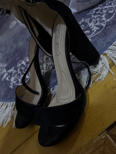 туфли новая не разу не одевала: Туфли, Размер: 39, цвет - Черный, Б/у — 1