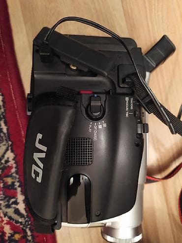 canon eos 2000d: Sony firmasının videokamerası .Cəmi 100azn.Gozel günlərinizi — 2