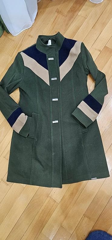 Paltolar: Tezedir.2defe geynilib.hecbir problemi yoxdur 42_44 razmere uygun — 1