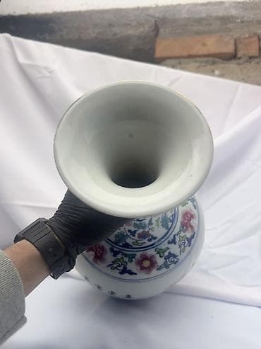 yapay gul: Bir vaza, Farfor — 4