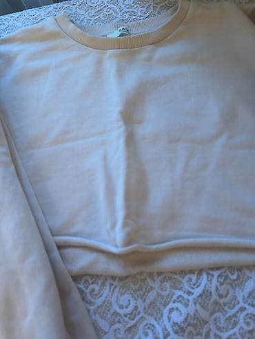 dest geyimler: Bej rəngli qadın ev-dəstı (2 hissəli) - Üst: qısa kəsimli sweatşört — 1