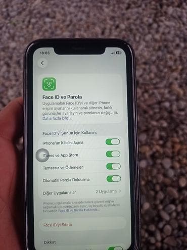 telefon saat: IPhone 11, 64 GB, Qara, Face ID — 4