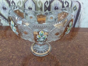 saxlama qab: Bu dəstə müxtəlif ölçülü beş ədəd kristal meyvə qabı daxildir. Hər bir — 4