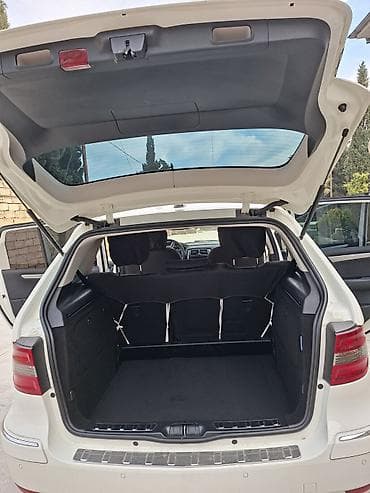 volkswagen passat b8: Mercedes-Benz B 170: 1.7 l | 2008 il Sedan — 3